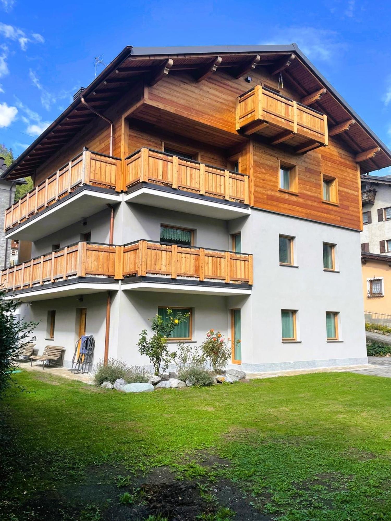 La Casa Di Armando Aparthotel Bormio Luaran gambar