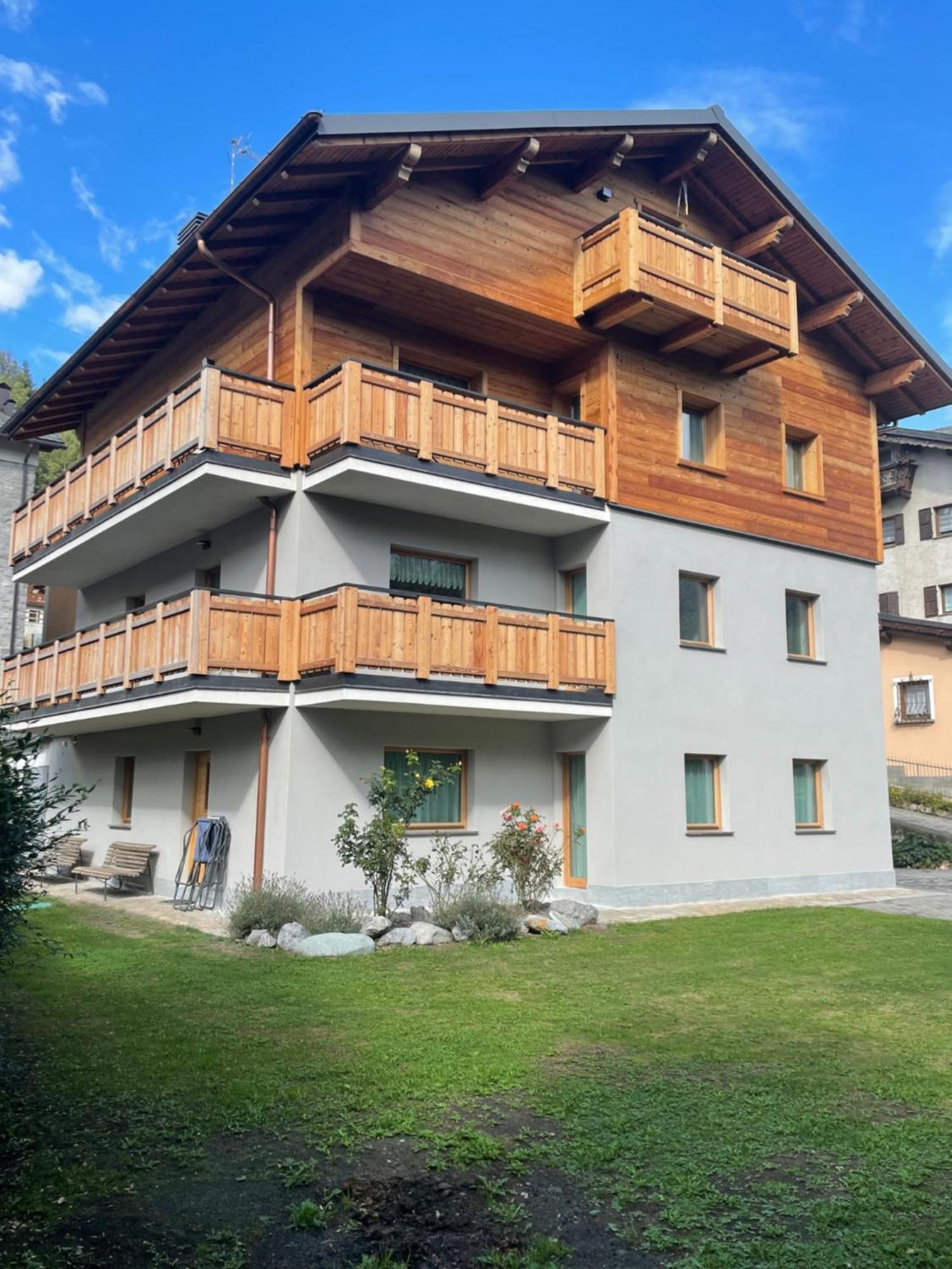 La Casa Di Armando Aparthotel Bormio Luaran gambar